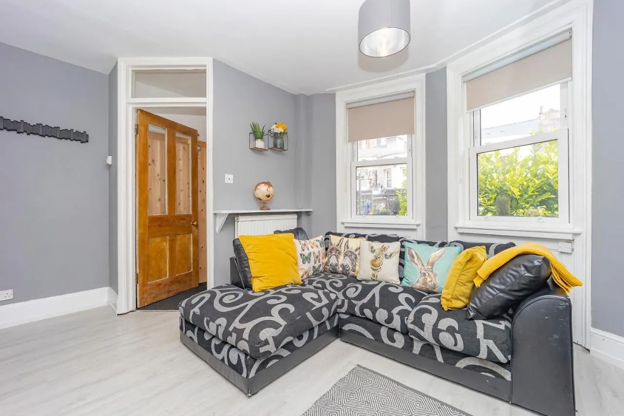 Funky 3Bedroom House Next To Brighton Station 0*,